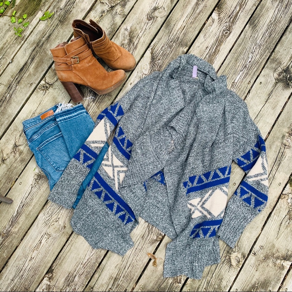 Francesca’s Sweater! - Picture 1 of 4